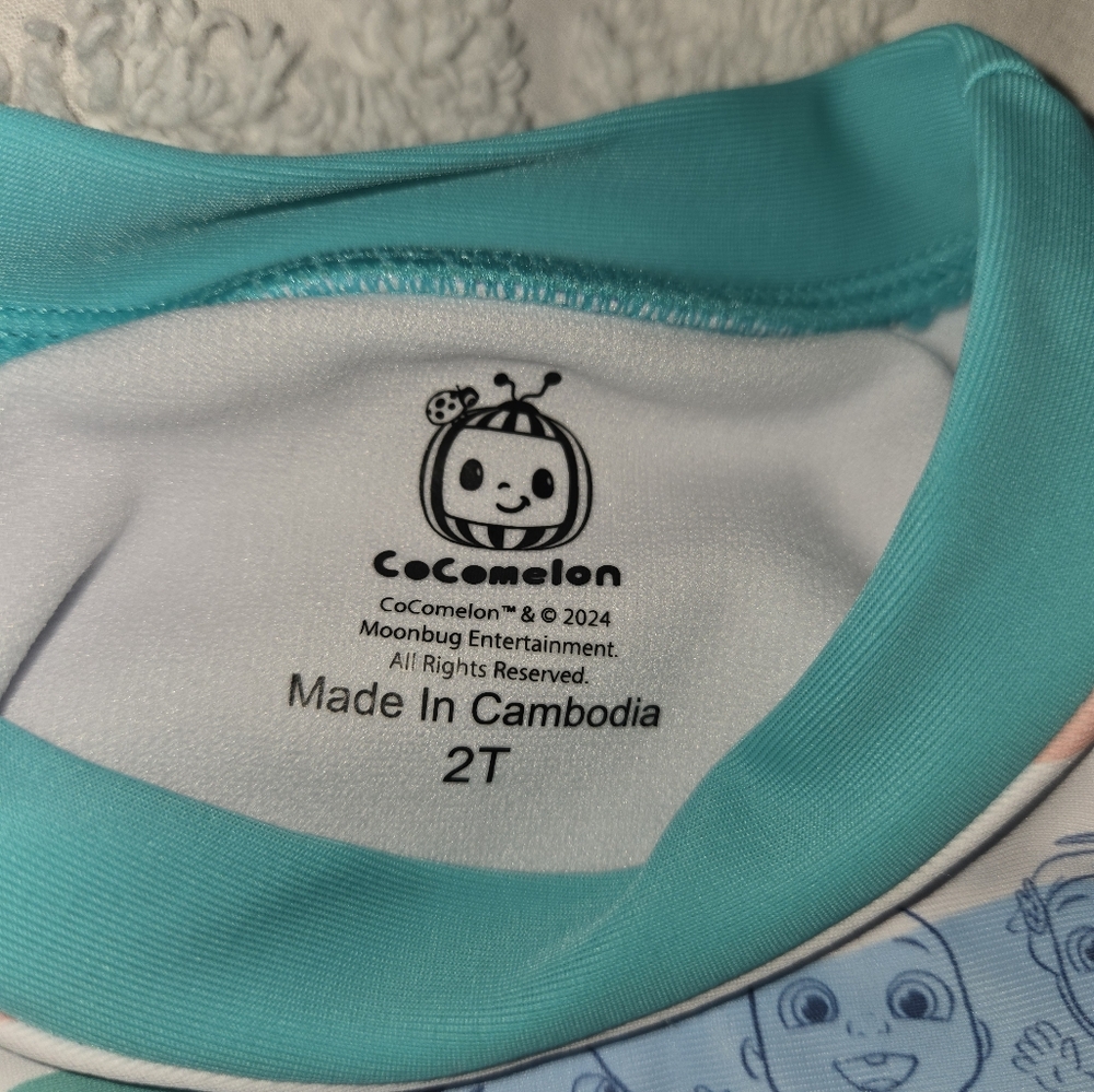 CoComelon 2 Piece Girl's Swim Set Long Sleeve Cut Out In Back Size 2T - Picture 11 of 13